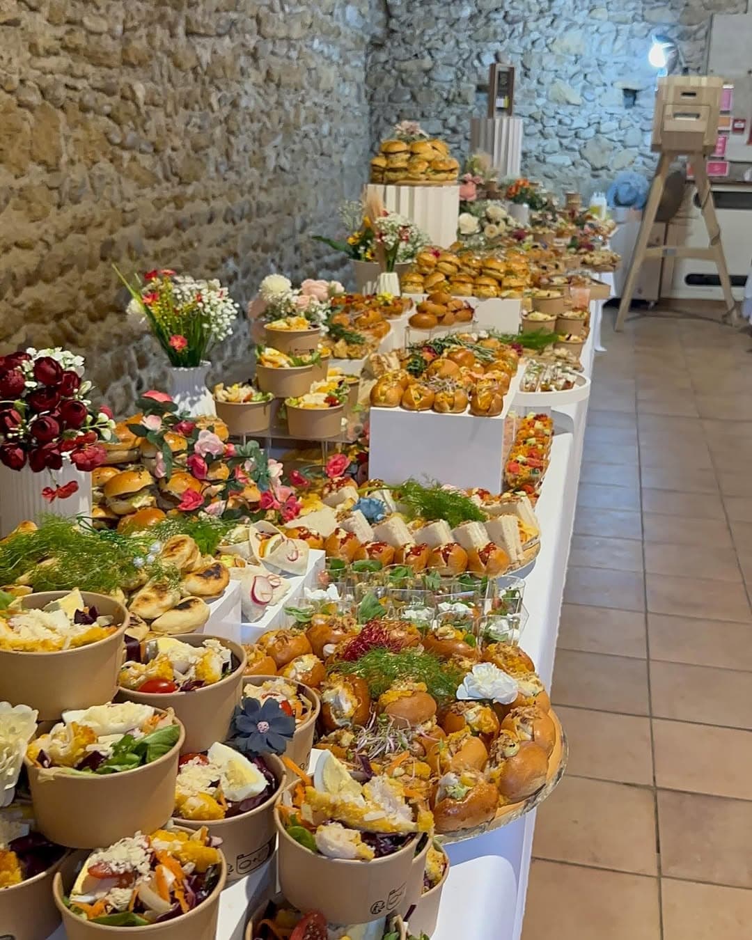Buffet sur-mesure dressé par Les Délices d'Aylan — mariage, baptême, anniversaire